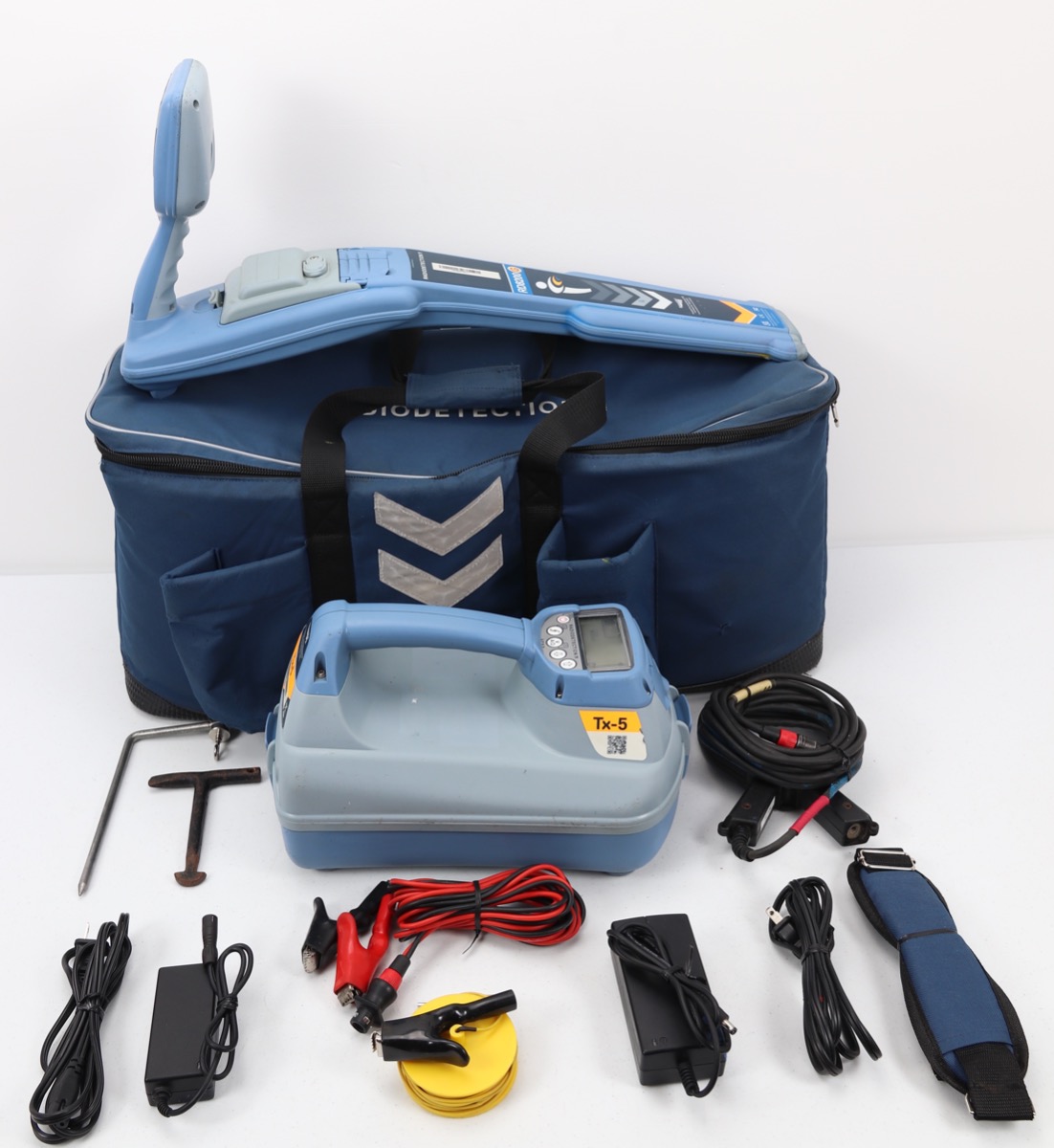 Radiodetection RD8200 Cable and Pipe Locators W/ 5W Transmitter & Induction Clamp