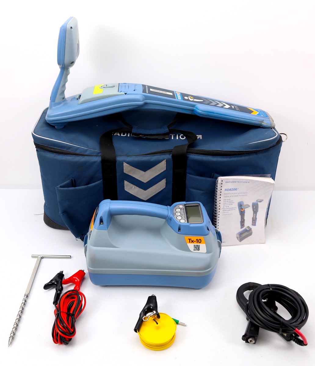 Radiodetection RD8200 Cable and Pipe Locators W/ 10W Transmitter & Induction Clamp